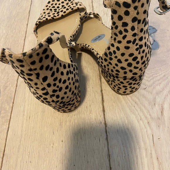 leopard suede heels - Picture 3 of 4